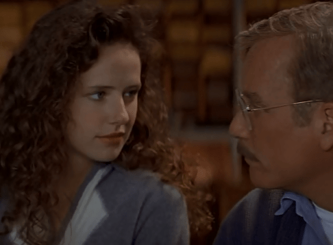 Holland recebe proposta inusitada.